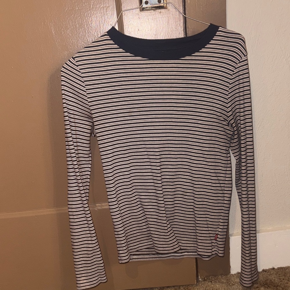 Women’s small Levi's Black and White Striped Long Sleeve Tee